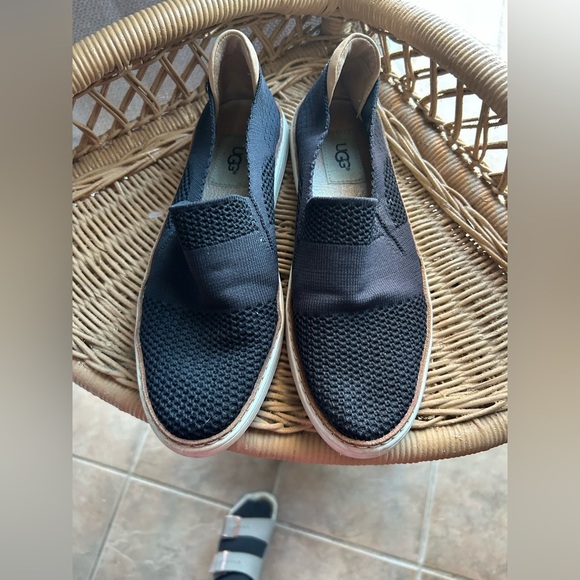 UGG | Shoes | Ugg Sammy Slip On Shoes Black | size 7 like New - Picture 4 of 6